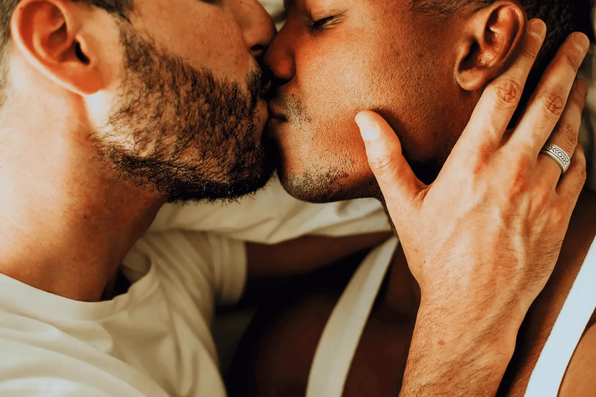 Kissing men